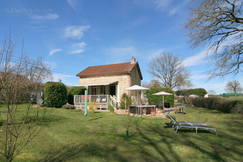 Maison à THIL-SUR-ARROUX