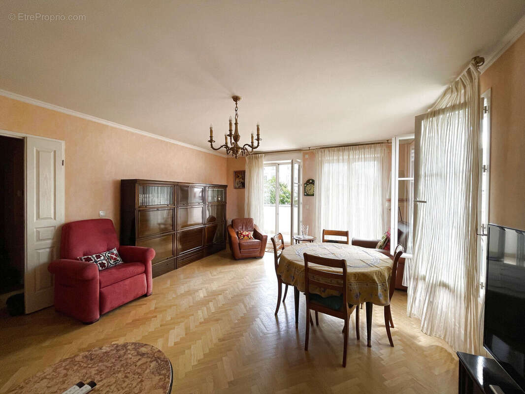 Photo 8 - Appartement à LE PLESSIS-ROBINSON