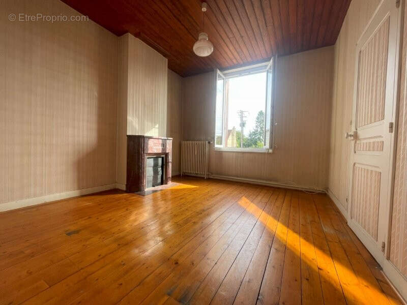 Maison à LA BAZOCHE-GOUET