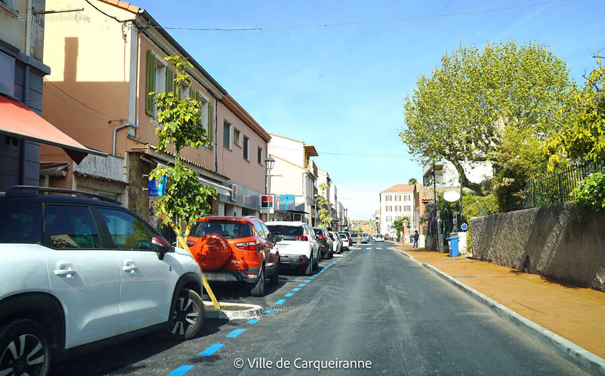 A vendre cession de droit au bail local de 35 m2 idealement situe dans  le centre ville de carqueiranne - photo 2