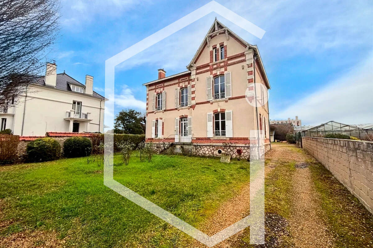 Maison à COSNE-COURS-SUR-LOIRE