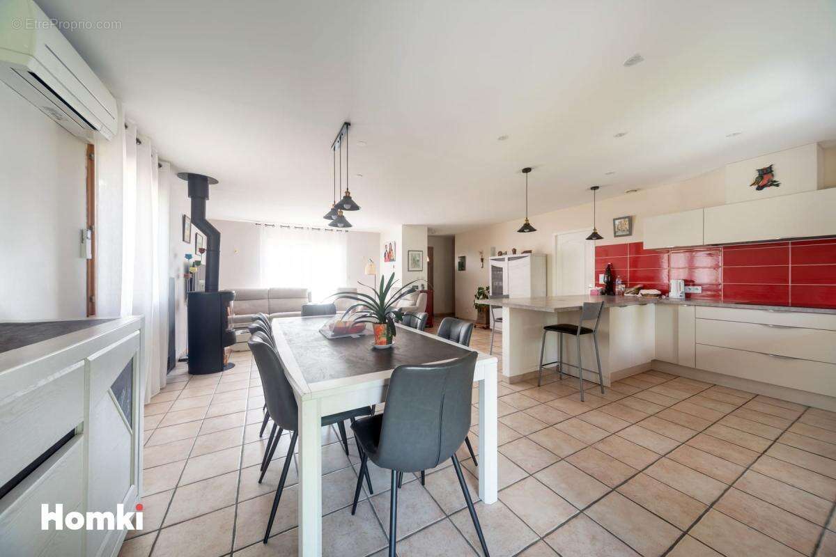 Maison à MEZERIAT