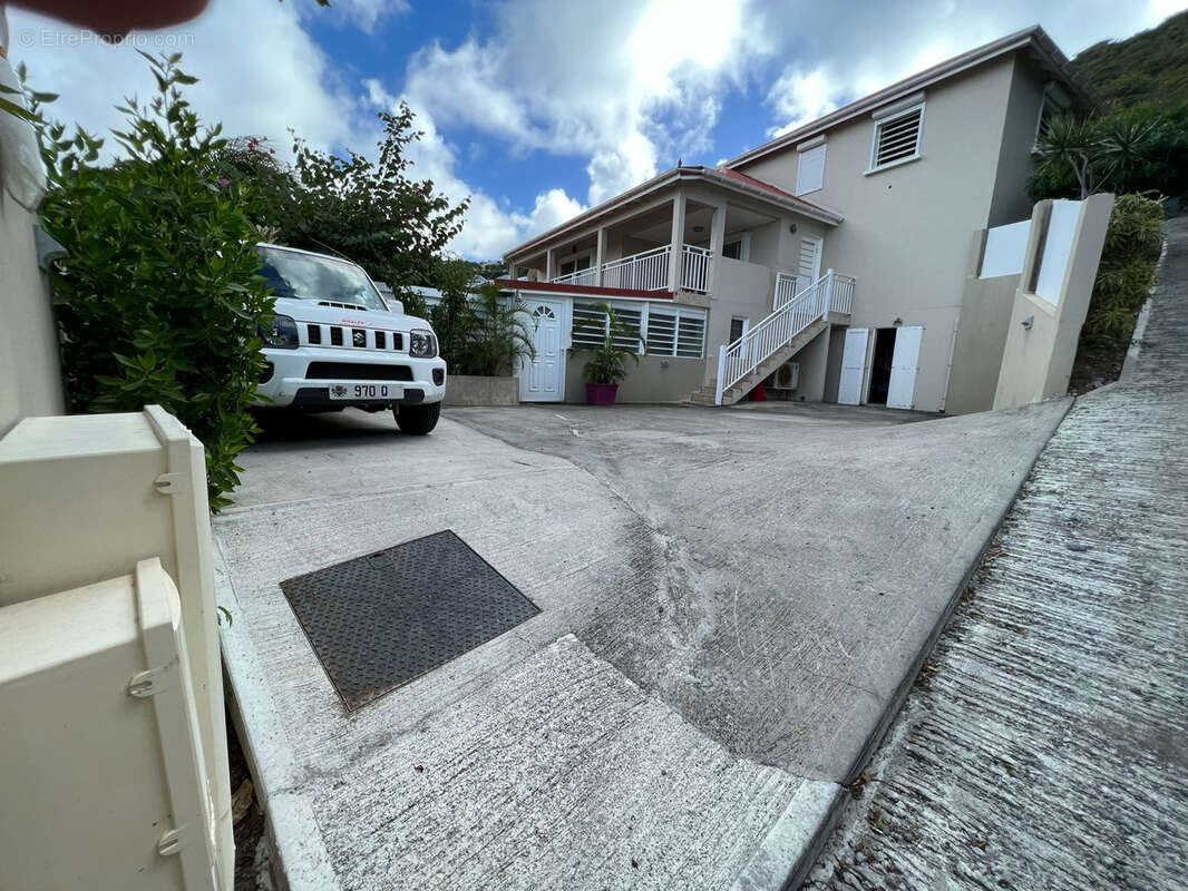 Maison à CAPESTERRE-BELLE-EAU