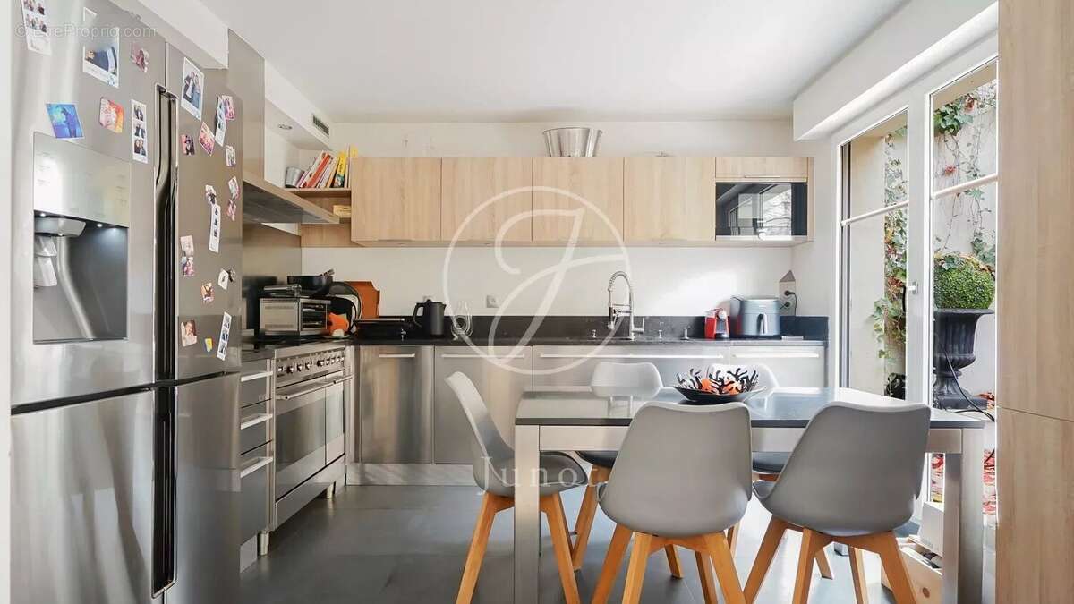 Appartement à LEVALLOIS-PERRET
