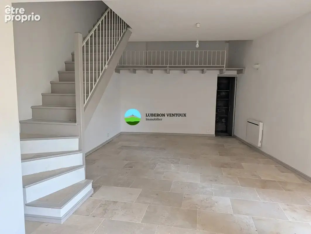 Entraigues-sur-la-sorgue - maison de village rénovée avec terrasse - photo 3