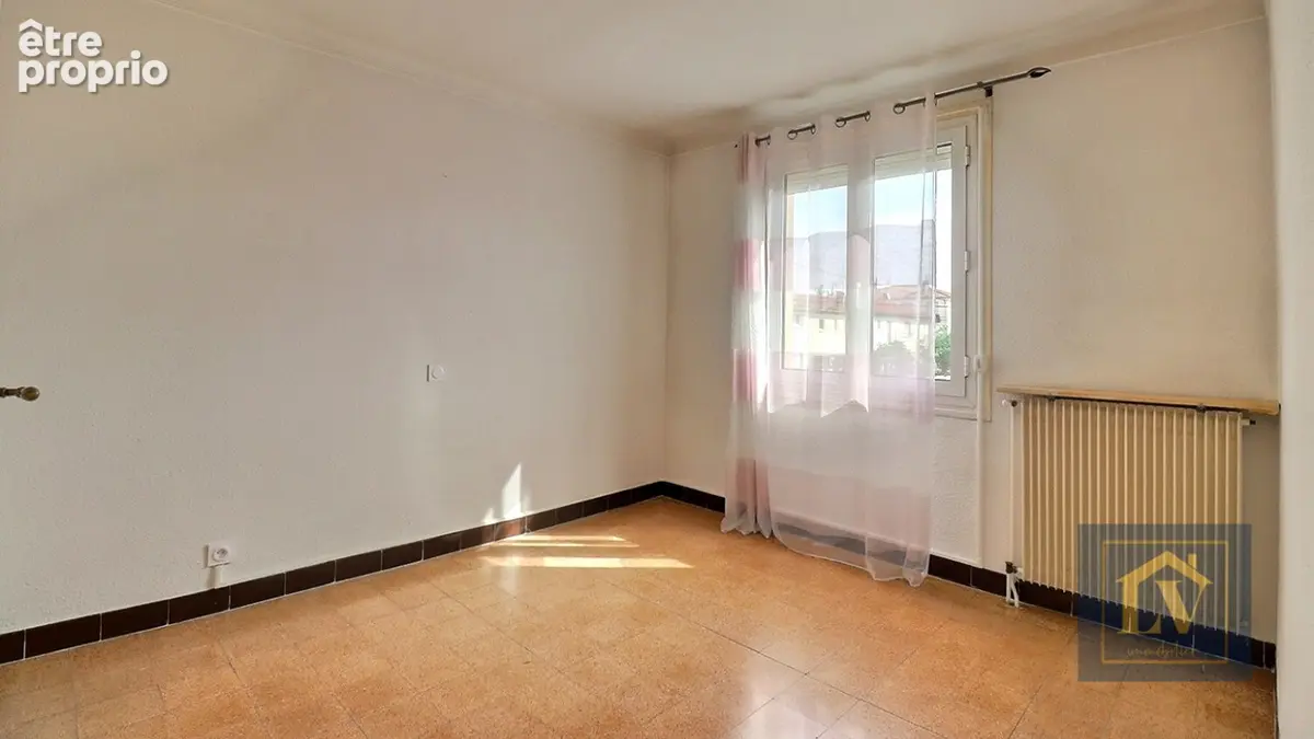 A vendre Maison de 5 pièces en 3 faces avec garage - photo 8