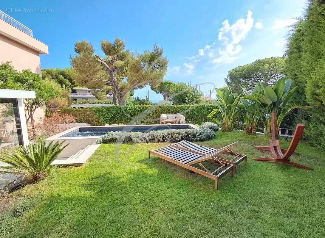 Appartement à ROQUEBRUNE-CAP-MARTIN