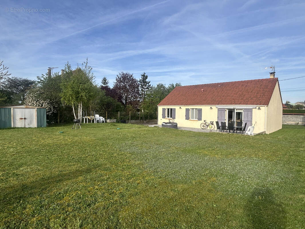 Maison à ROUVRES-SAINT-JEAN