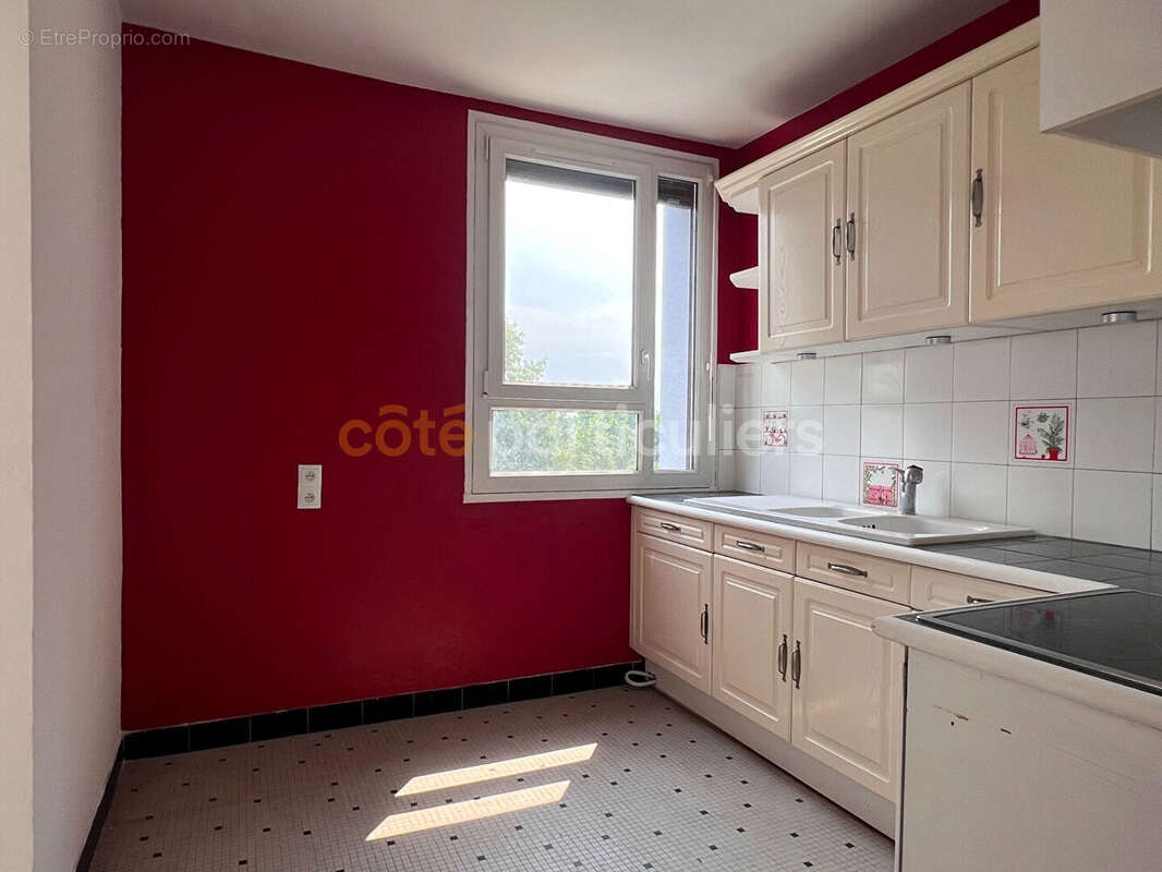 Appartement familial en dernier étage à Saint Jean de la Ruelle - photo 7