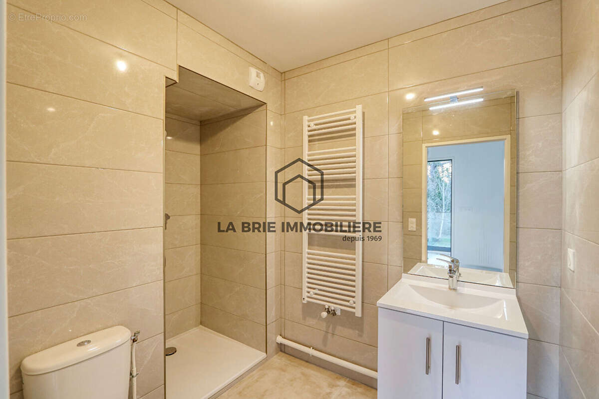 Appartement à RUBELLES