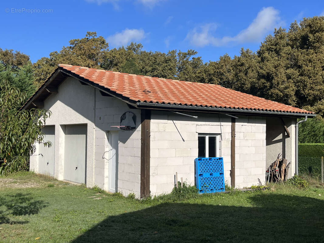 Maison, parc, piscine, dépendances - photo 10