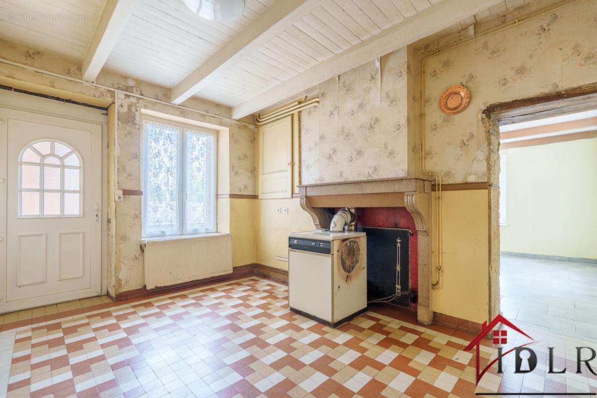 Maison de village sur 1328 m2 de terrain - photo 10