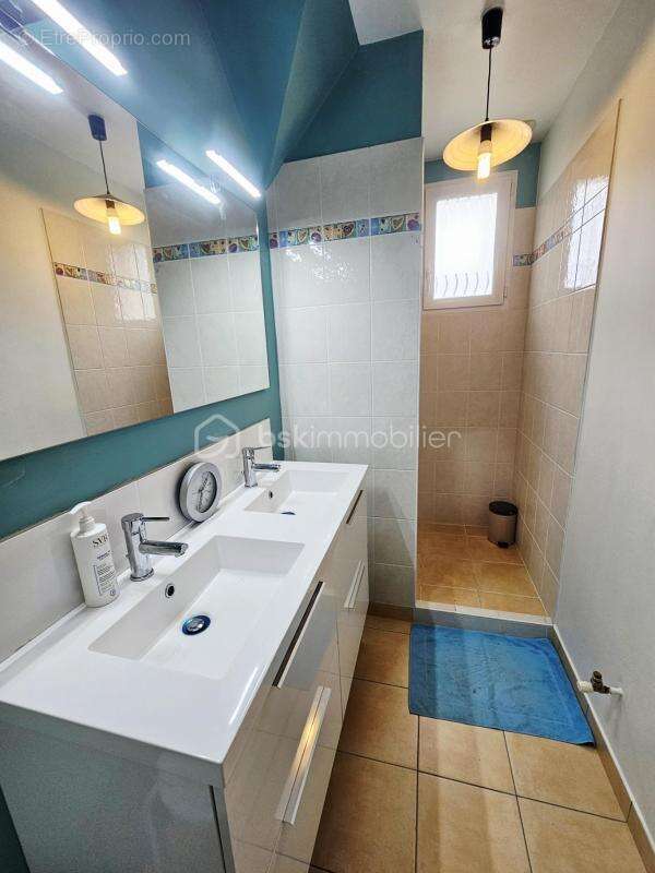 Maison à CHARTRES-DE-BRETAGNE