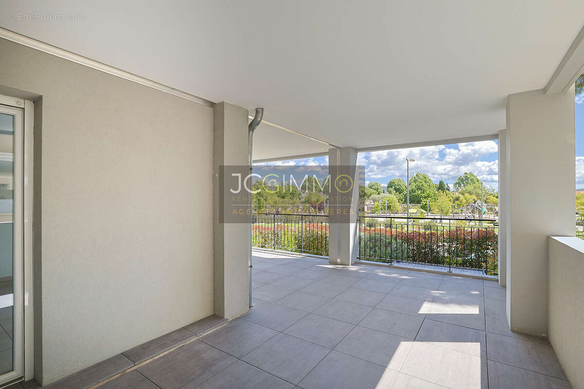 Appartement à LA CRAU