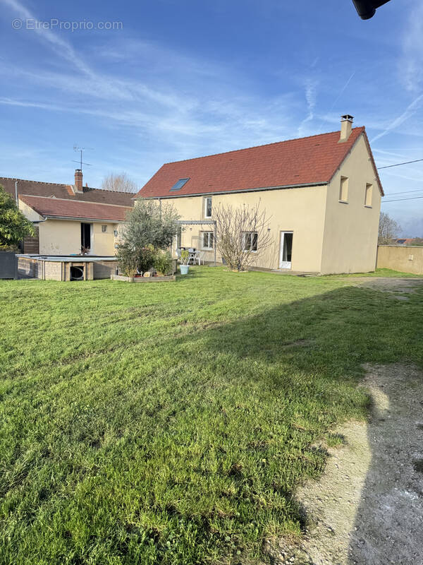 Maison à PERS-EN-GATINAIS