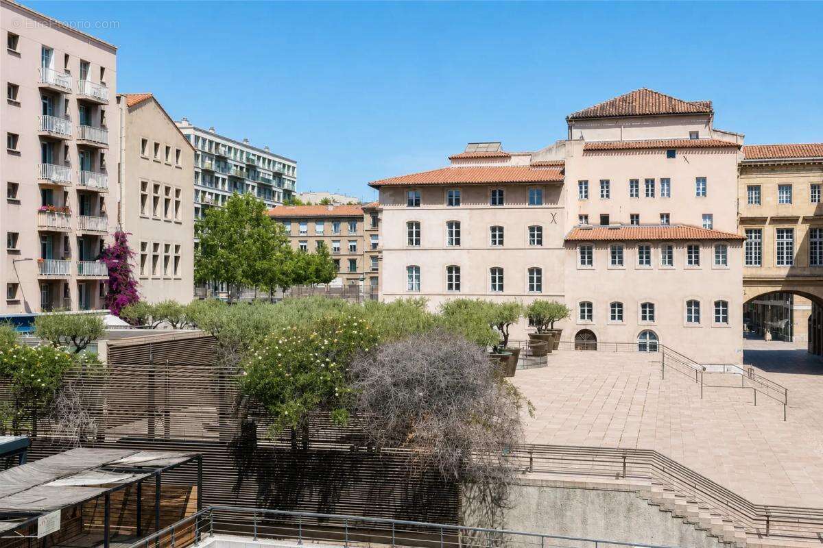 Appartement à MARSEILLE-2E