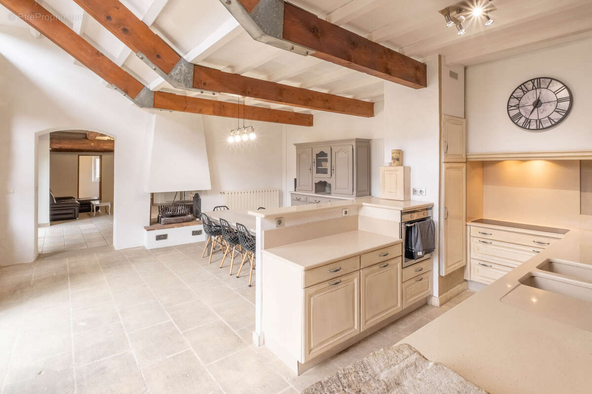 Maison à CABRIERES-D'AVIGNON