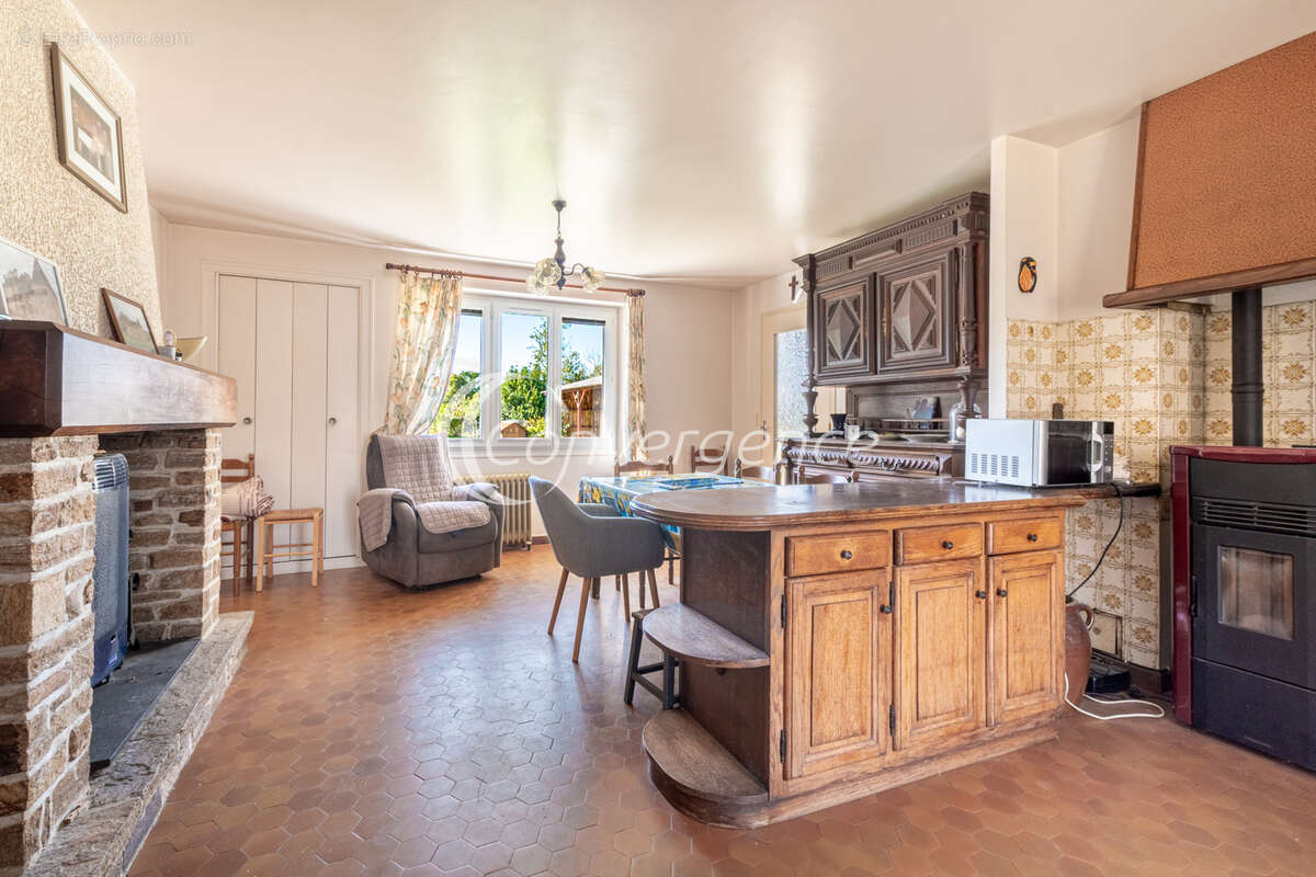 Maison à SAINT-PRIEST-LIGOURE