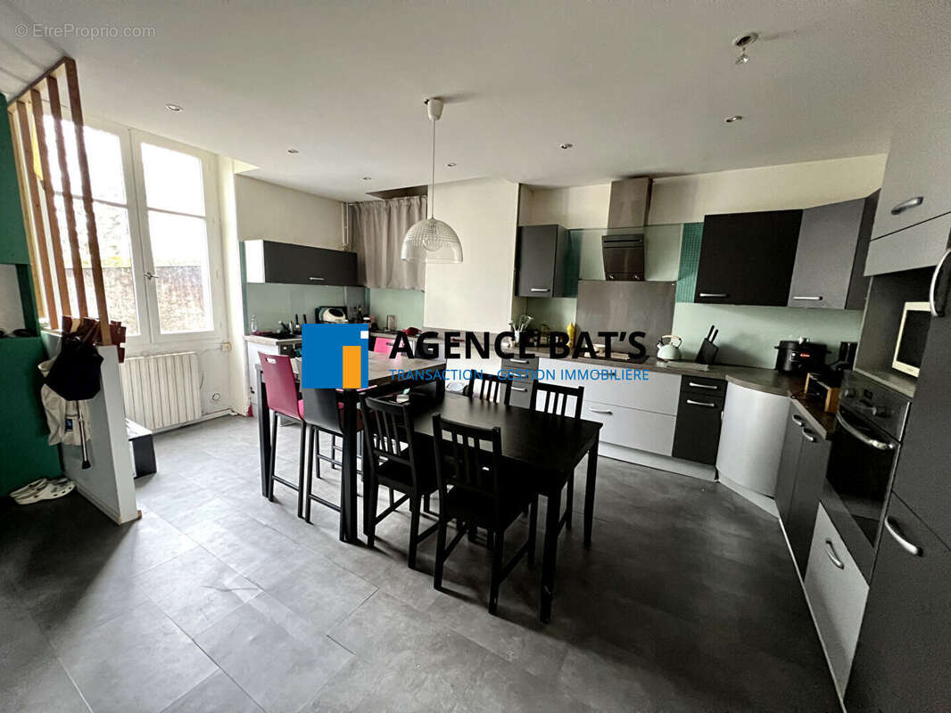 Appartement 120 m² à Saint-Etienne  - photo 3