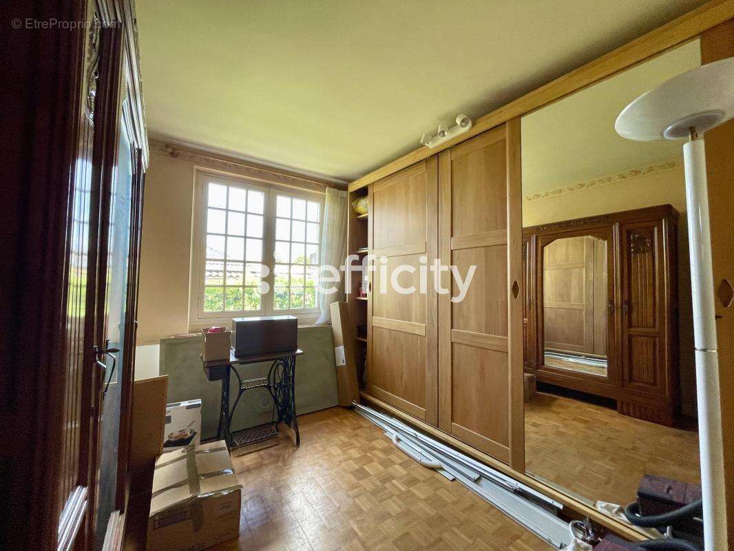 Maison 108 m² à Saint-Juery  - photo 10