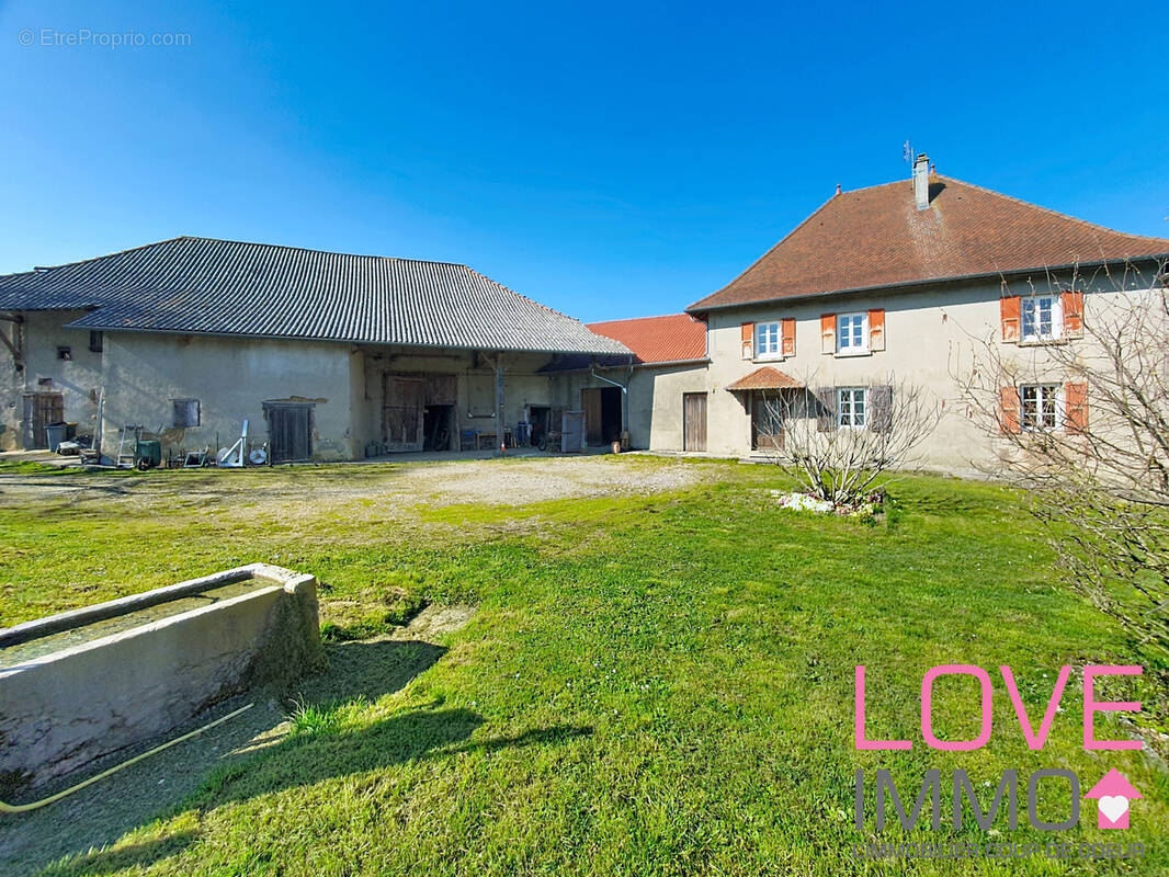 Maison à SAINT-DIDIER-DE-LA-TOUR