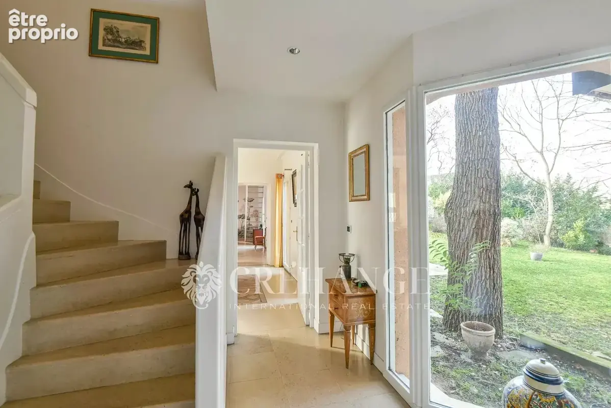 LE VESINET - LAC INFERIEUR - Maison familiale 262 m² - Jardin 1250m² - Piscine - photo 9