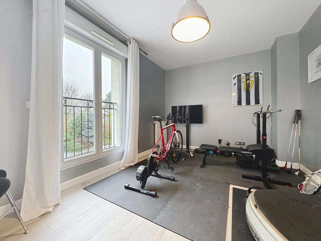 Maison à BAILLY-ROMAINVILLIERS