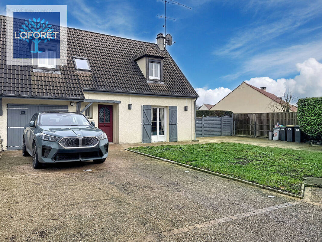 Maison à CHAMPAGNE-SUR-OISE