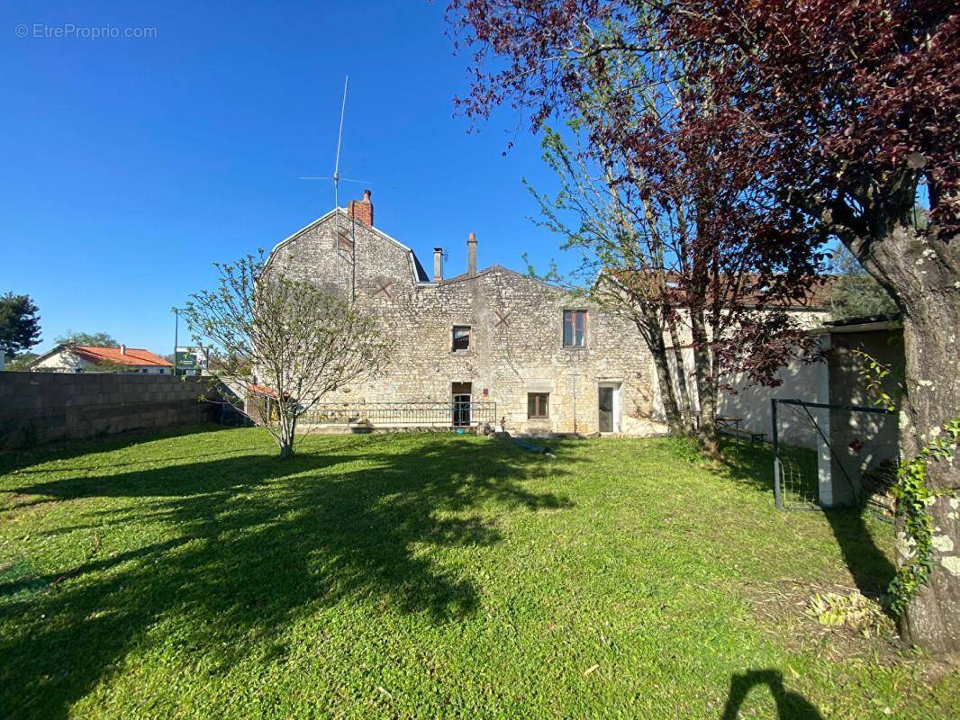 Maison à FONTENAY-LE-COMTE