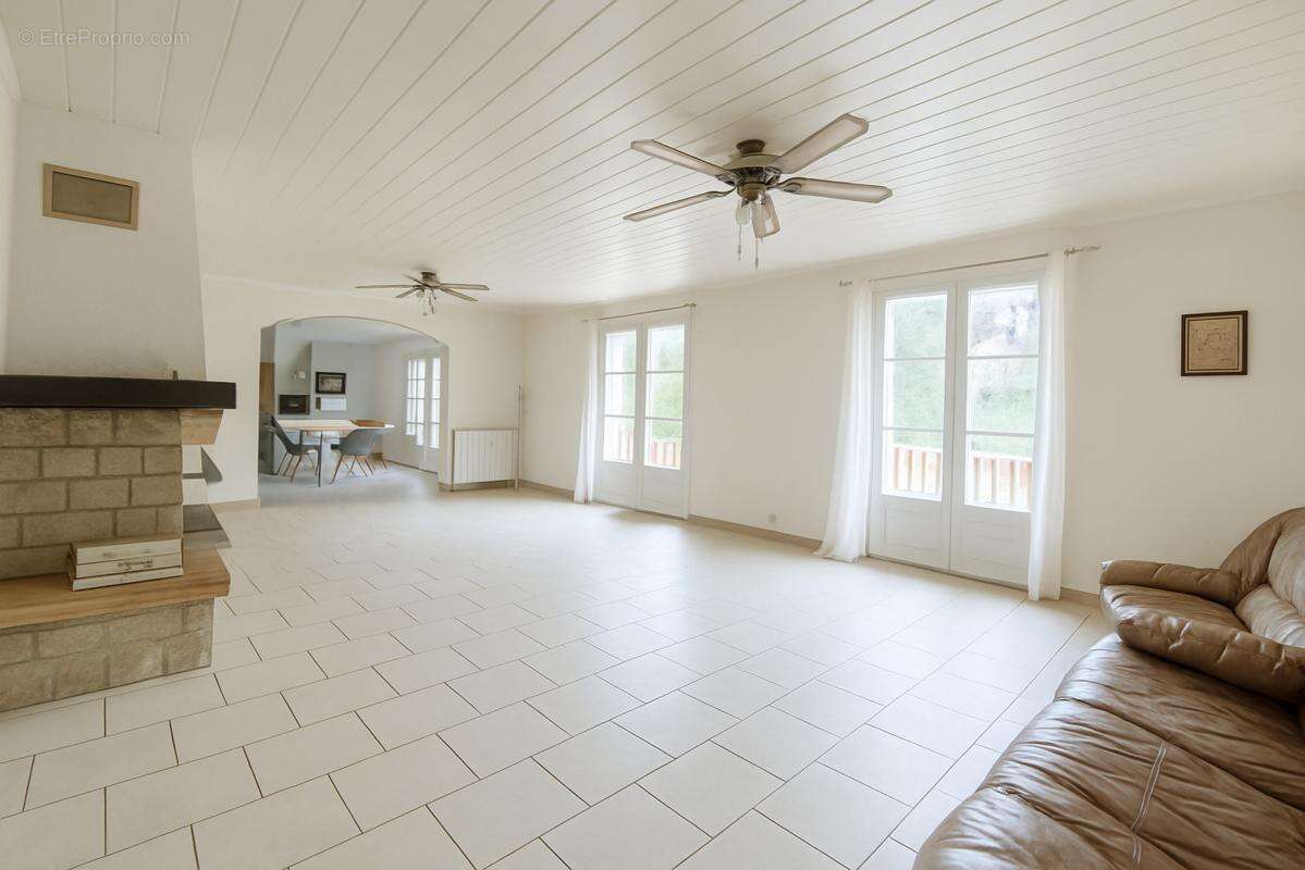 Maison à CHAMPIGNY-LE-SEC