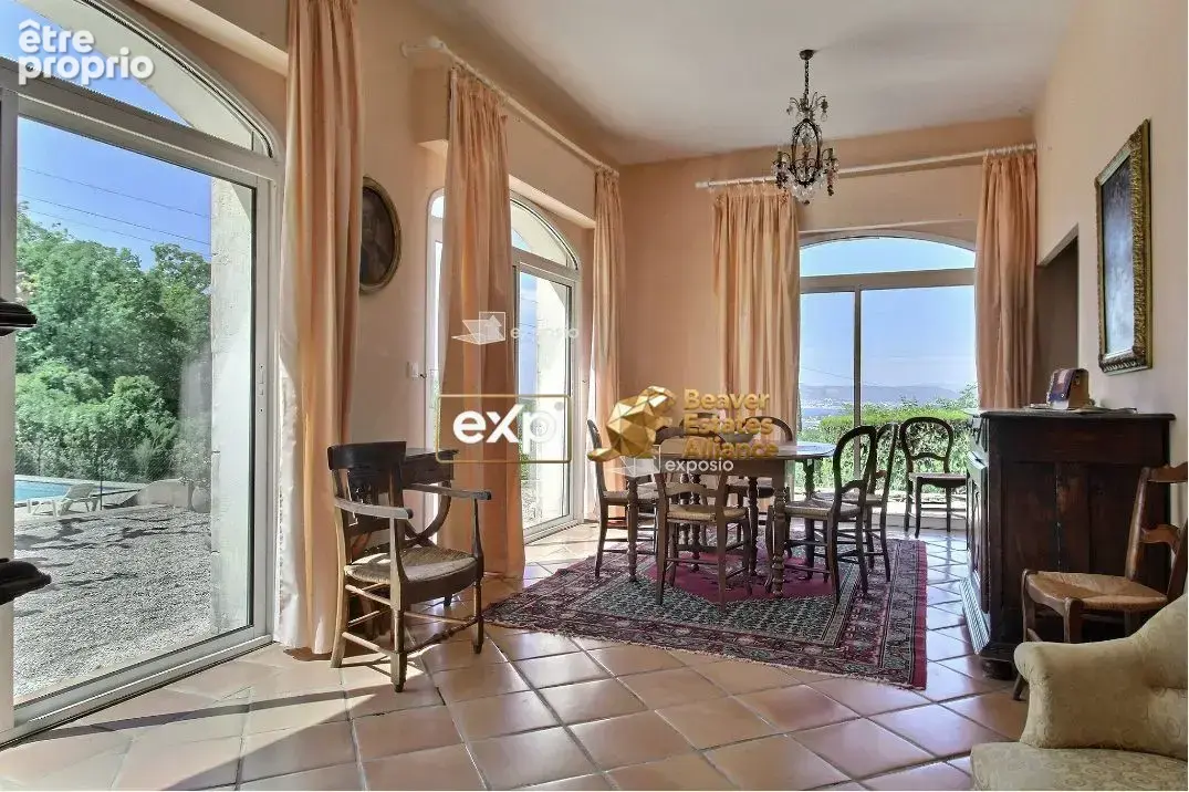 Maison 7 pièces 236 m² à vendre à La Cadiere-D'azur (83740) - photo 6