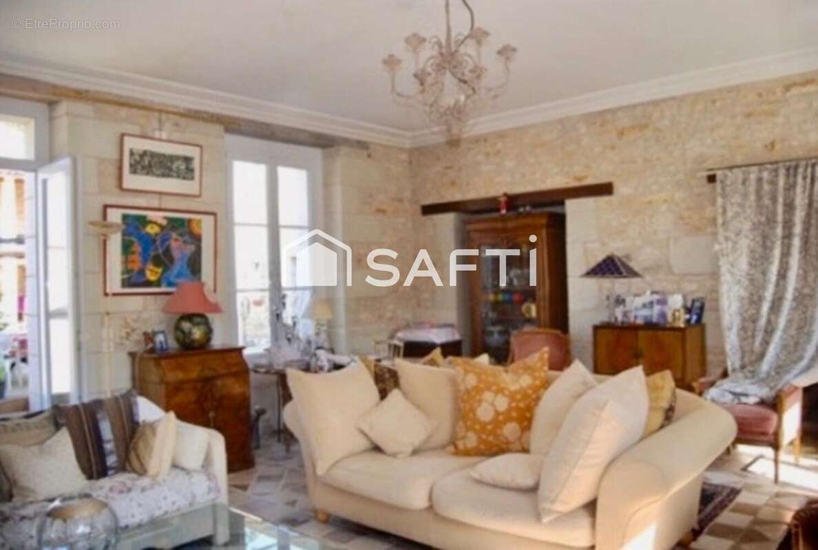 Maison 640 m² à Verrue  - photo 6