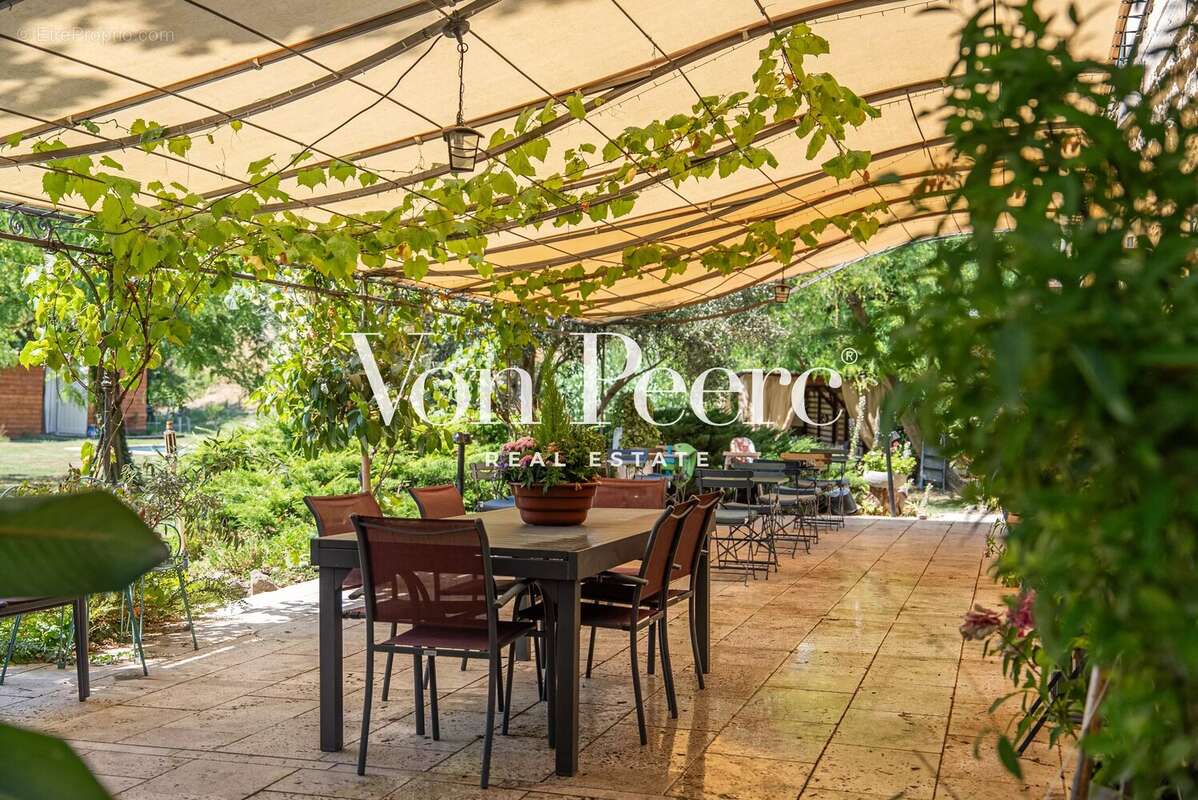 Maison provençale avec piscine et terrain - AVIGNON - photo 3