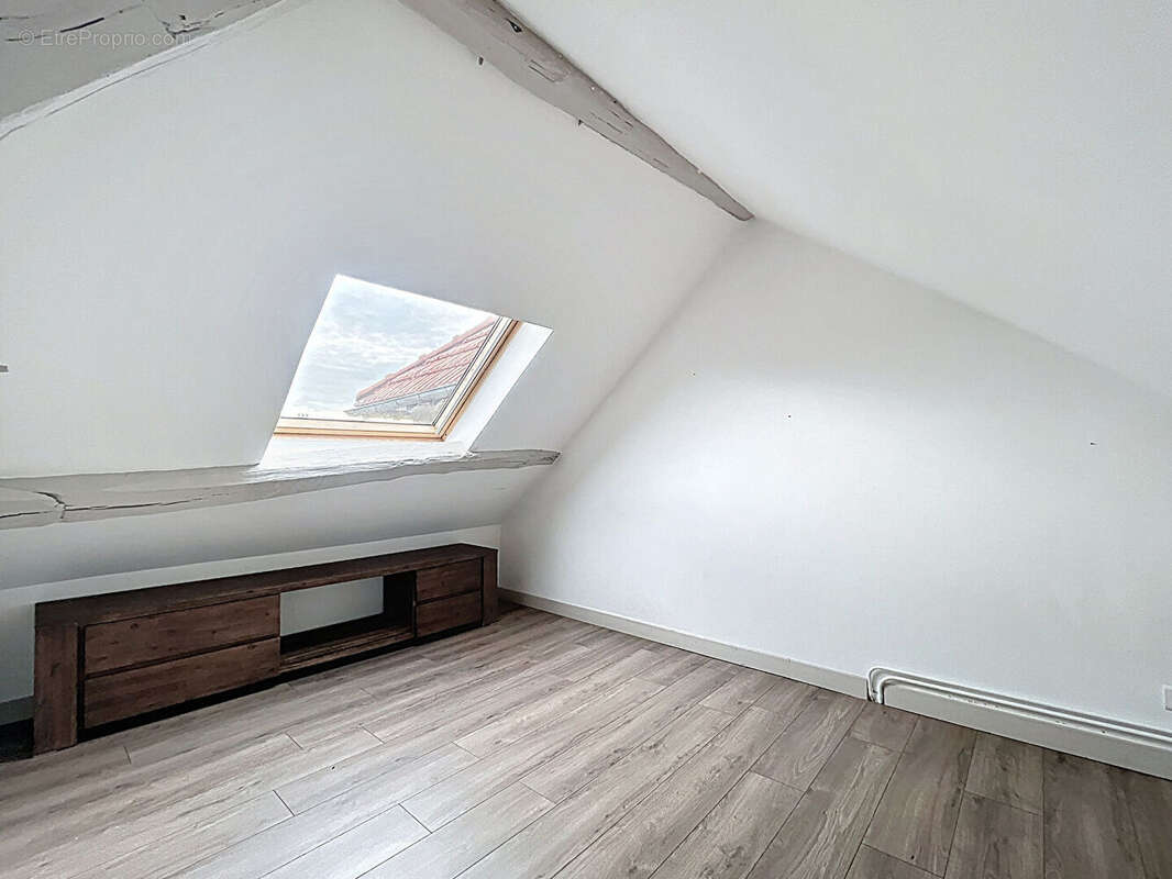 Appartement à NEAUPHLE-LE-CHATEAU