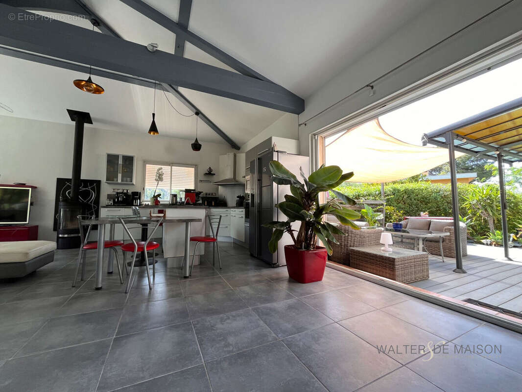 Maison à CARQUEIRANNE