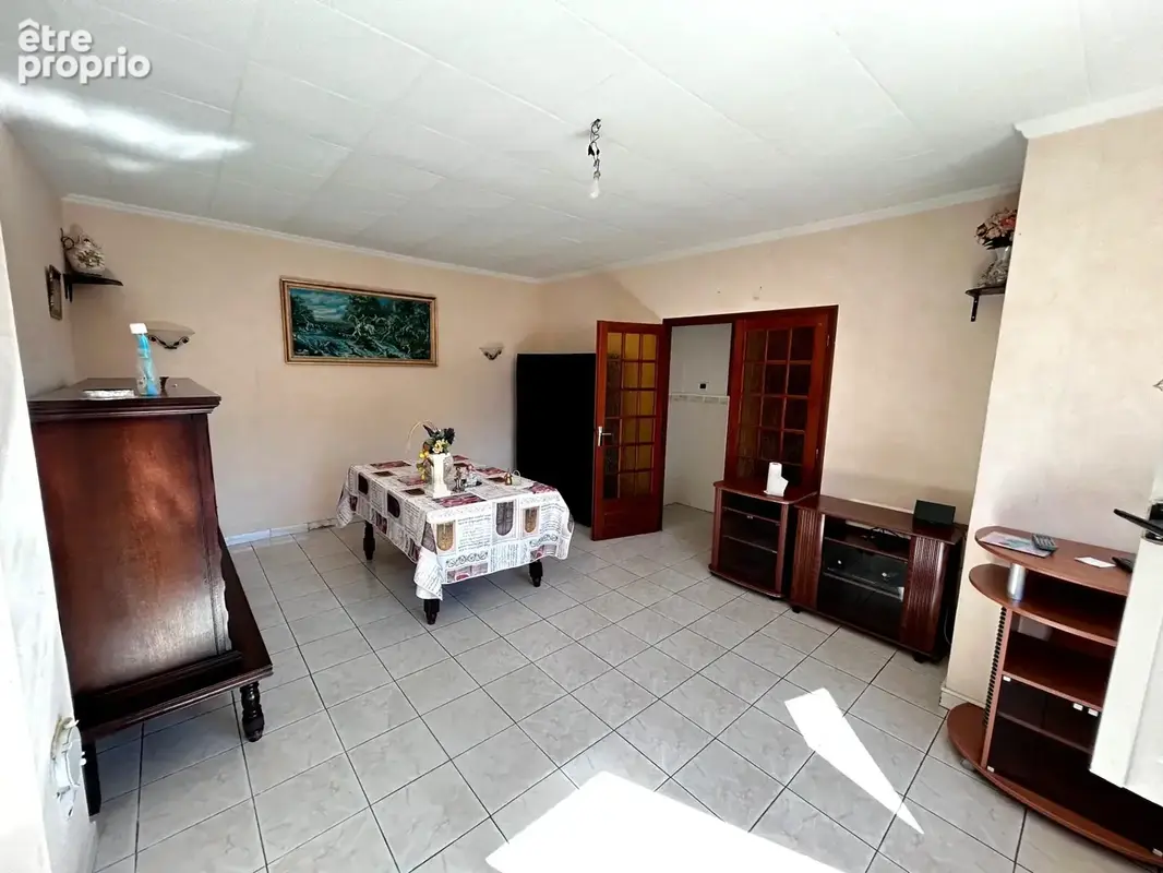 Maison 7 pièces 144 m² à vendre à Pouilly-Sous-Charlieu (42720) - photo 2