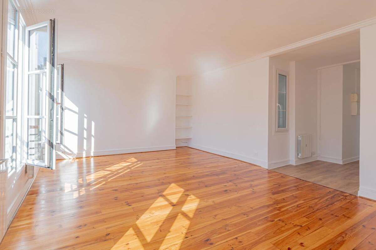 Appartement à PARIS-3E