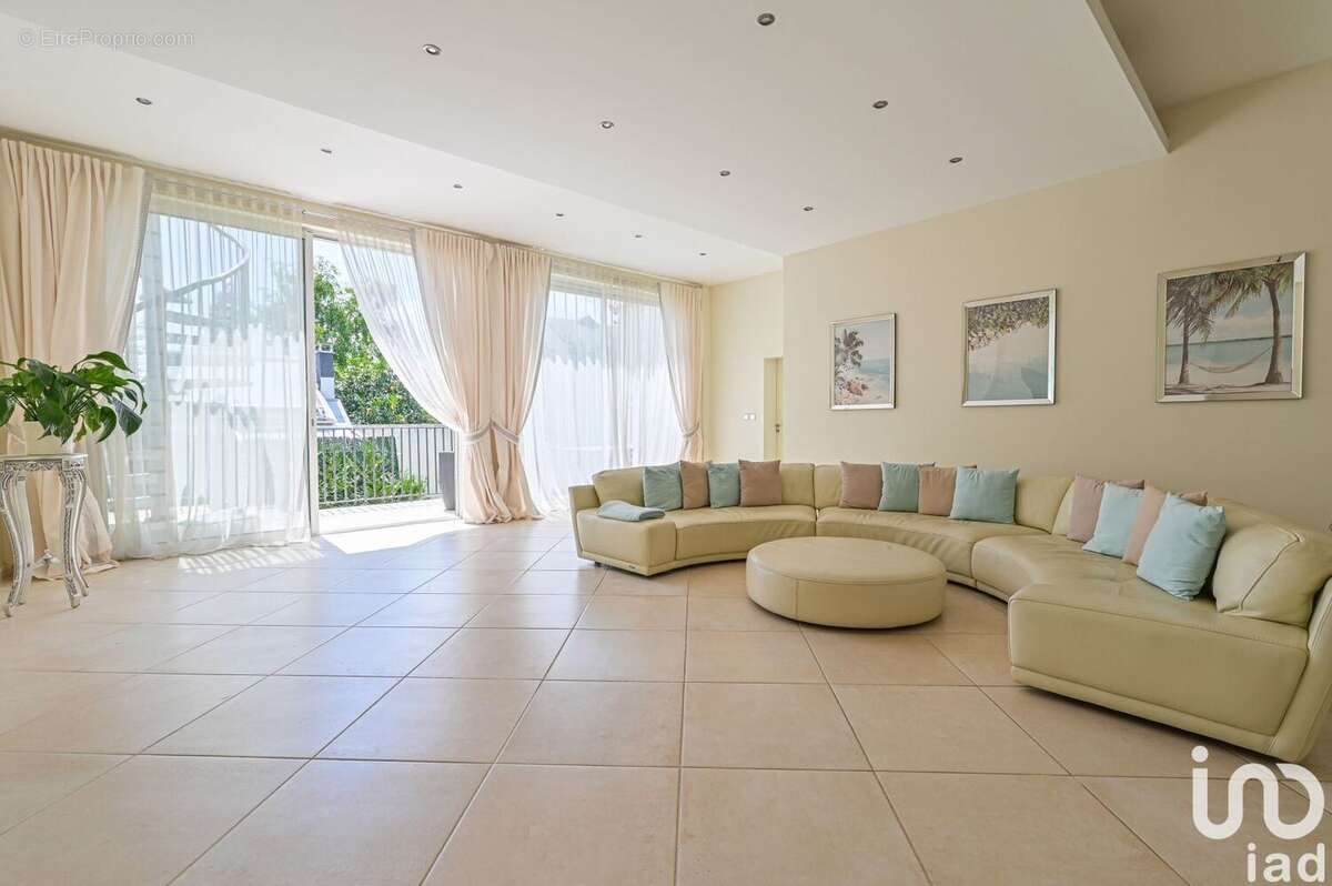 Photo 2 - Maison à SAINT-CLOUD