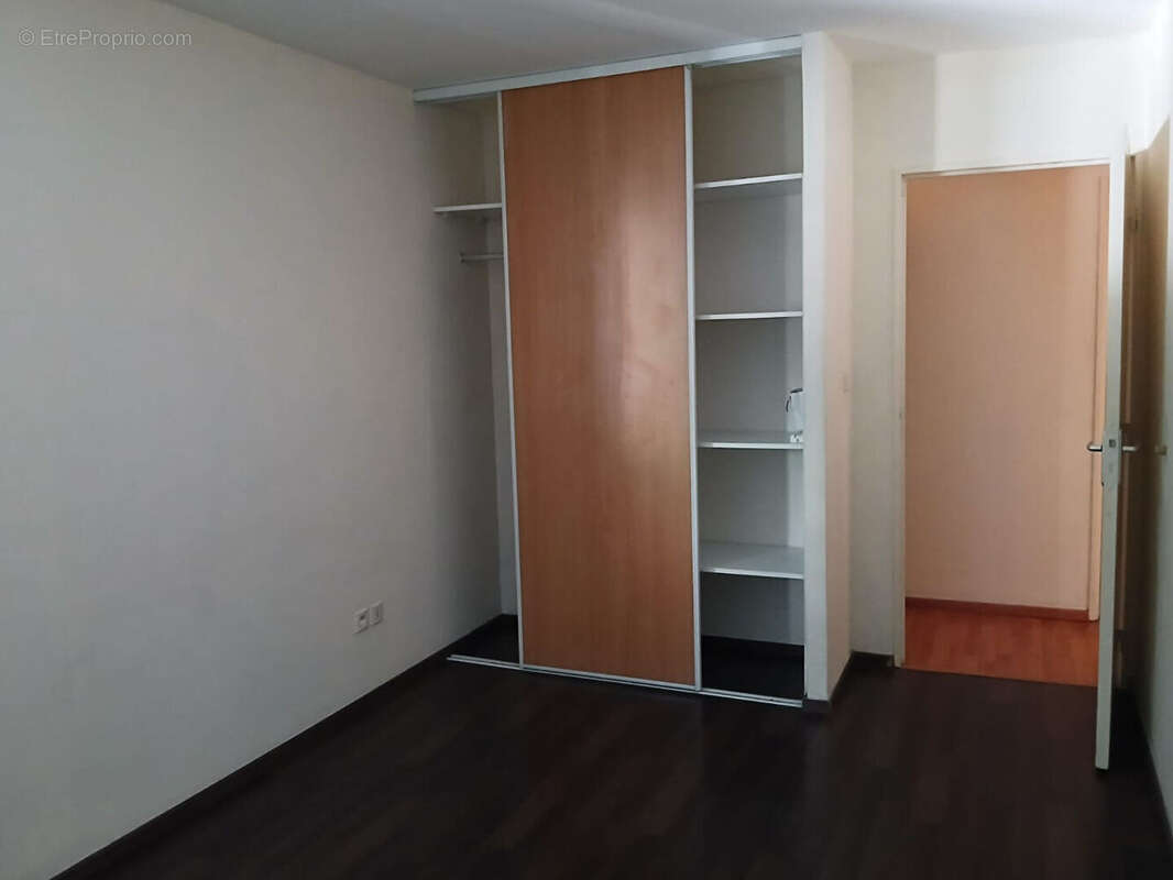 ST DENIS BEL APT. T2 d'une surface habitable de 57 m² + 16 m² de Varangue - photo 7