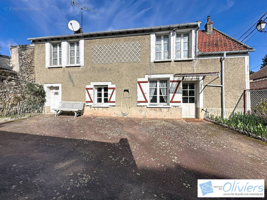 Maison à DAMPIERRE-EN-YVELINES