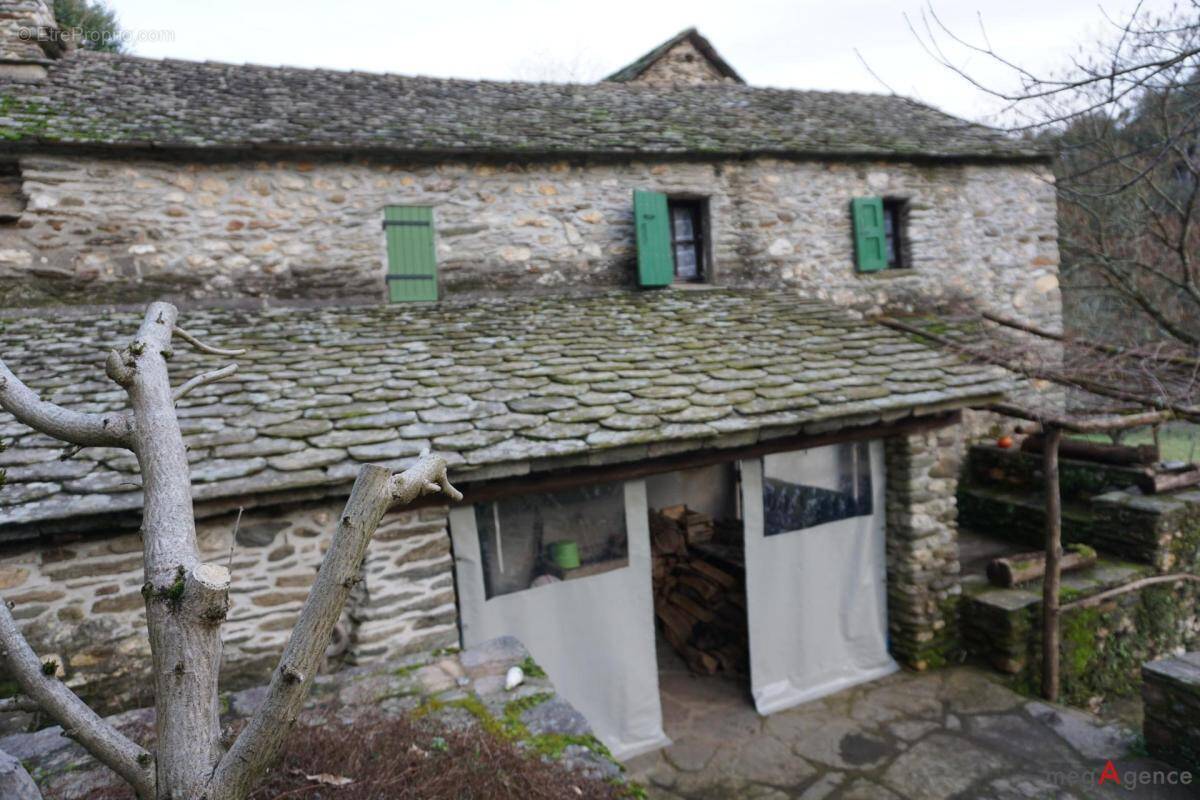 Maison à SAINT-GERMAIN-DE-CALBERTE