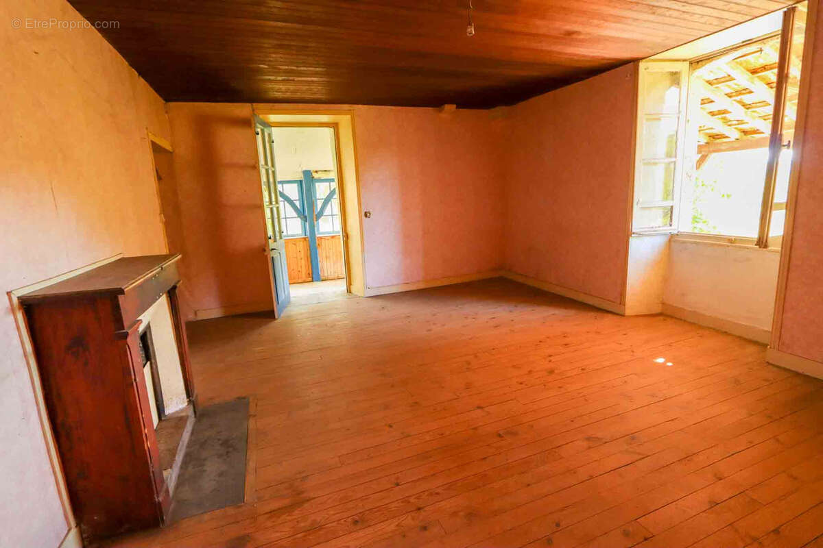 Maison à BEYNAC-ET-CAZENAC