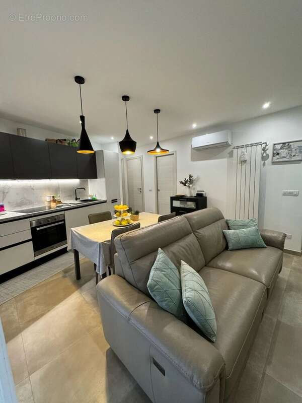 Appartement à ROQUEBRUNE-CAP-MARTIN