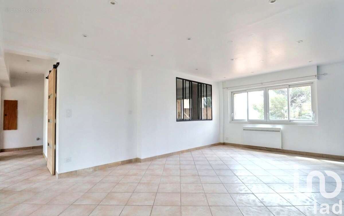 Photo 3 - Appartement à SAINTE-CROIX-DU-VERDON