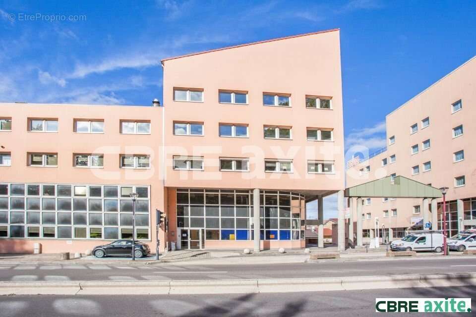 Commerce 190 m² à Bourgoin-Jallieu  - photo 4