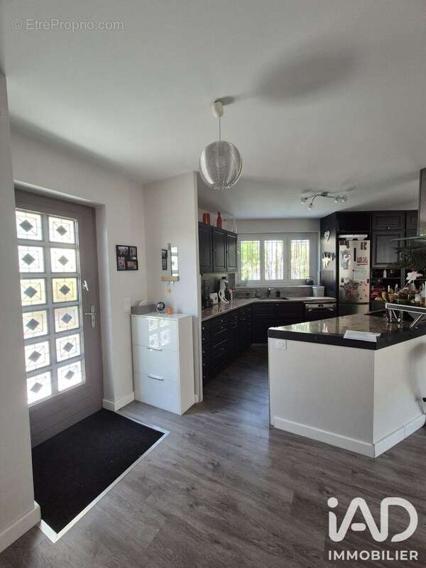 Maison 210 m² à Monteleger  - photo 2