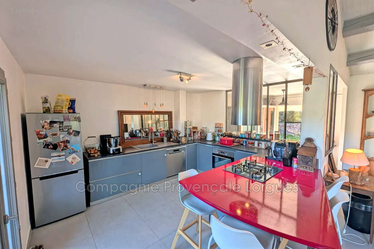 Maison à SOLLIES-TOUCAS