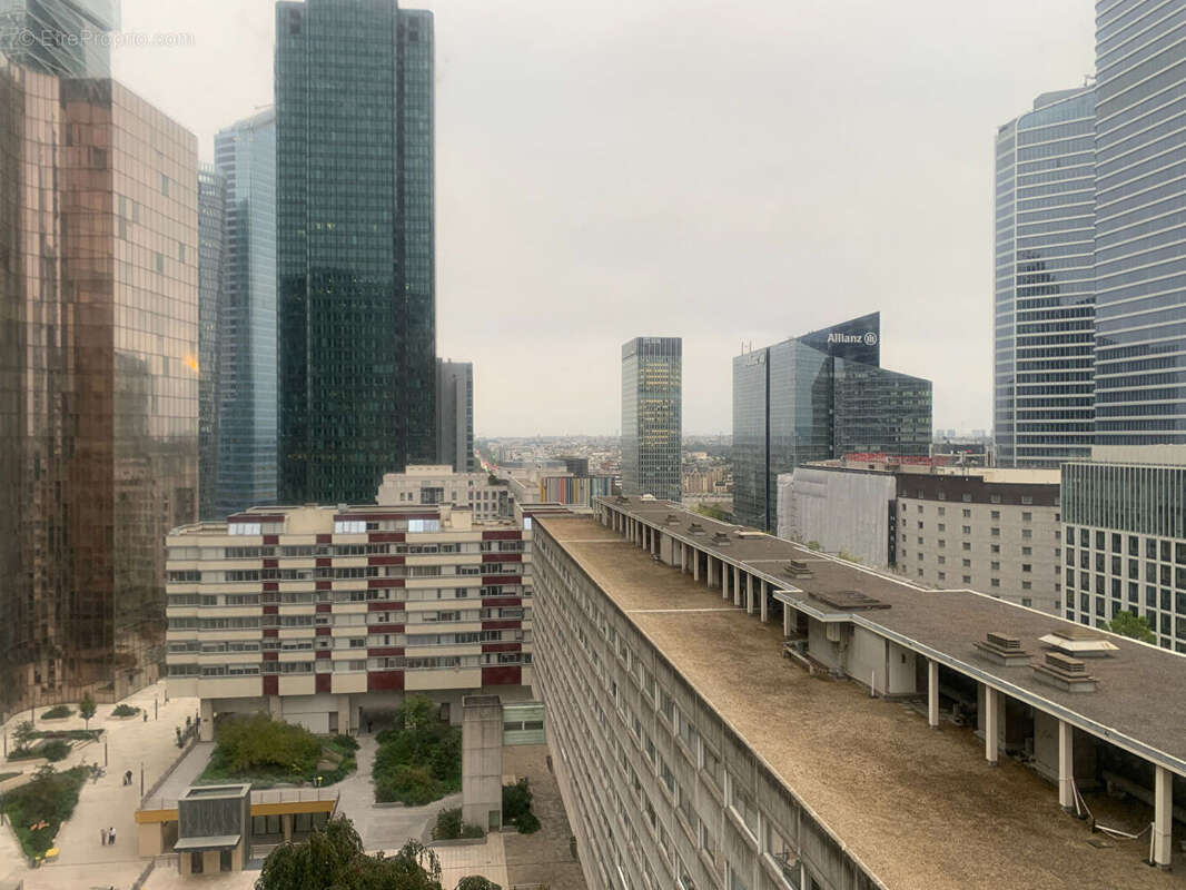 Appartement à COURBEVOIE