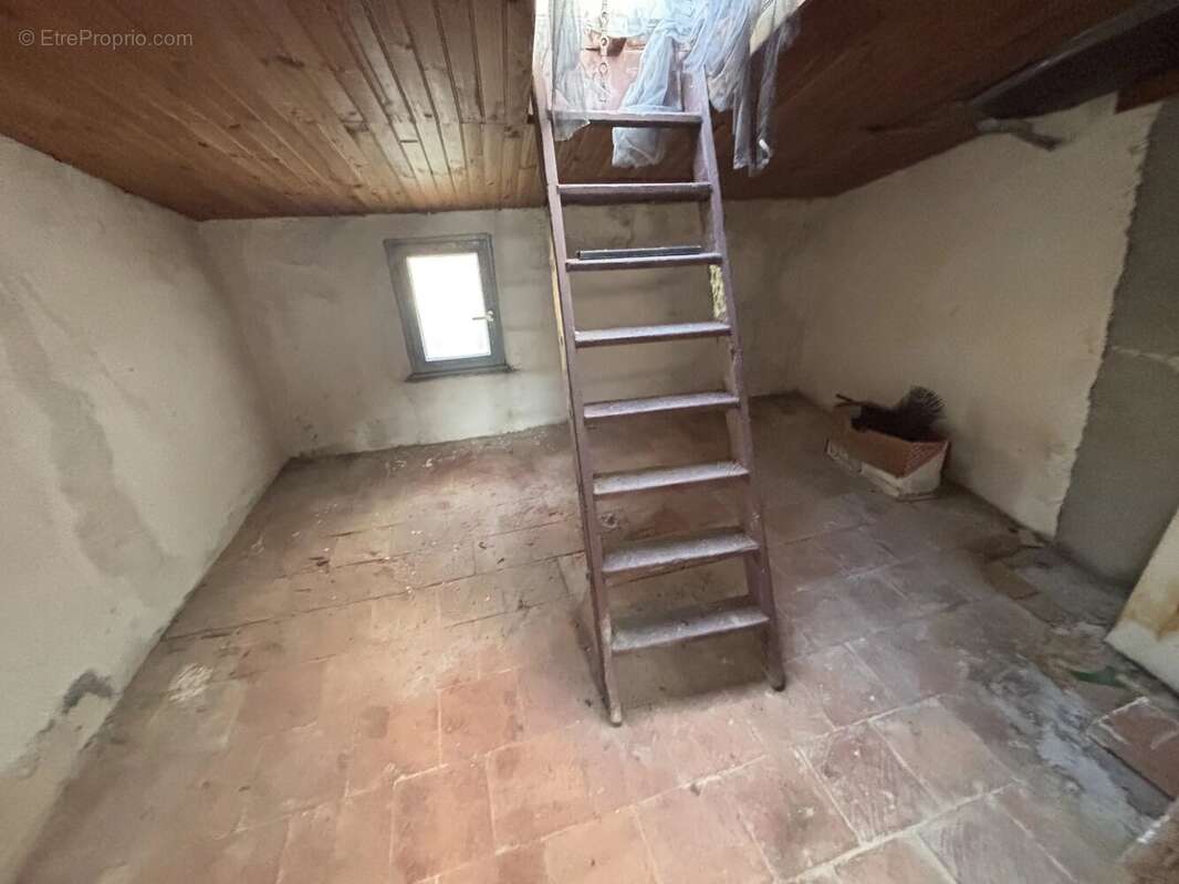 Maison de village à fort potentiel - photo 13