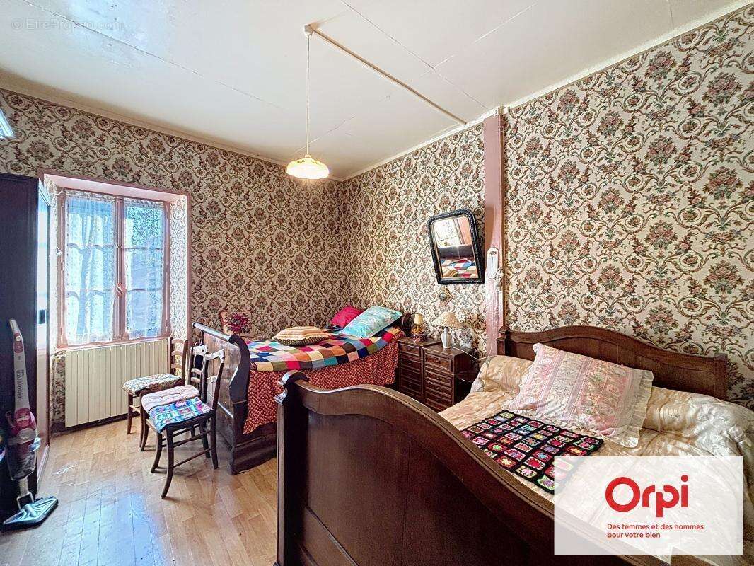 Maison à TERRASSON-LAVILLEDIEU